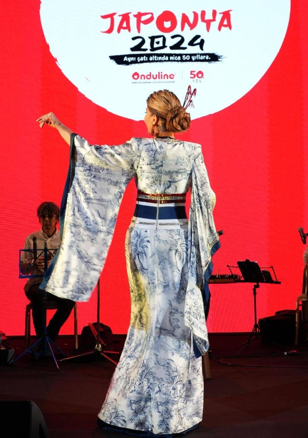 Gülben Ergen geyşa oldu Japonya'yı salladı 3